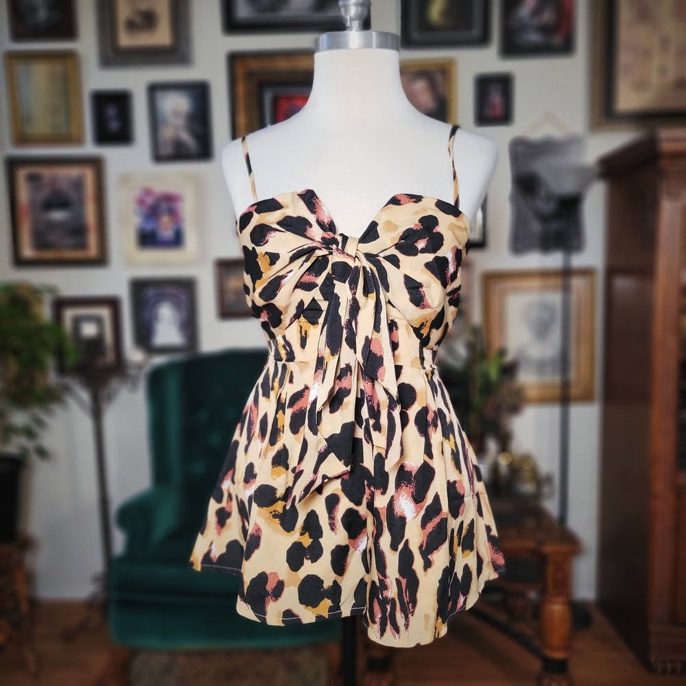 Kittenish Leopard Romper XS Jessie James Decker Bow Front Animal‎ Print Cutout